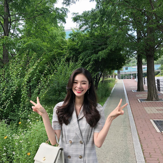 Cô bạn Hàn Quốc chiếm spotlight MXH nhờ sở hữu nụ cười đẹp như nắng
