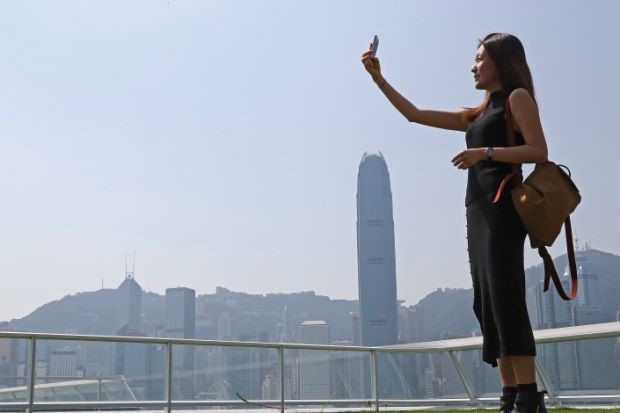 Giới trẻ sẵn sàng đập mặt xây lại để đẹp như hình selfie