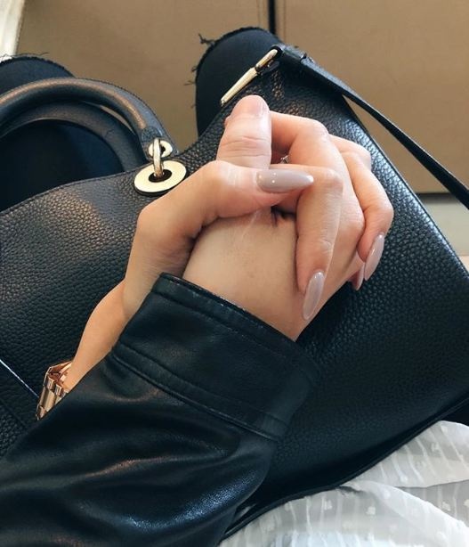 Huỳnh Anh nhắn nhủ khi bạn gái về Bỉ: Con điên đáng yêu của anh... anh yêu em