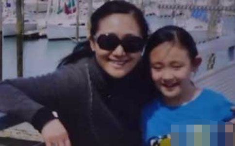 Sau 20 năm, Lệnh phi Ngụy Anh Lạc của phim Hoàn Châu cách cách bây giờ ra sao?