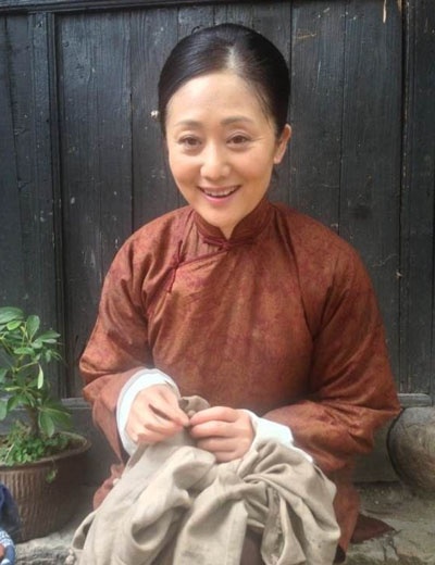 Sau 20 năm, Lệnh phi Ngụy Anh Lạc của phim Hoàn Châu cách cách bây giờ ra sao?