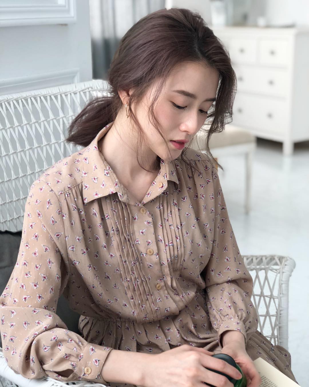 Sau tóc mái chuột gặm giờ lại đến kiểu râu gián: Nghe tên thì ghê mà khi nhìn thì nàng nào nàng ấy đều mơ màng xinh hết nấc