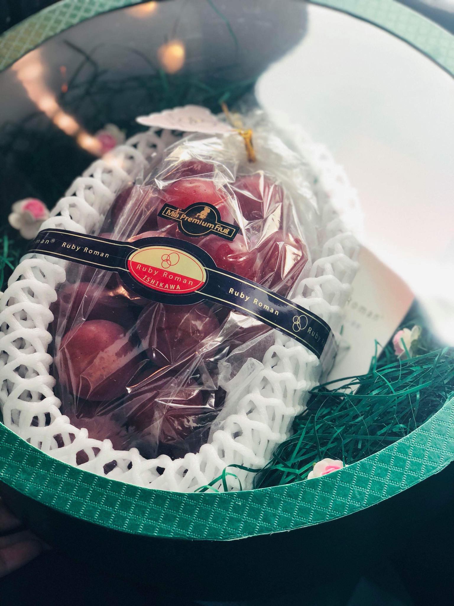 Điều gì khiến nho Nhật bán 11 triệu đồng/chùm vẫn cháy hàng sau một đêm về đến Sài Gòn?