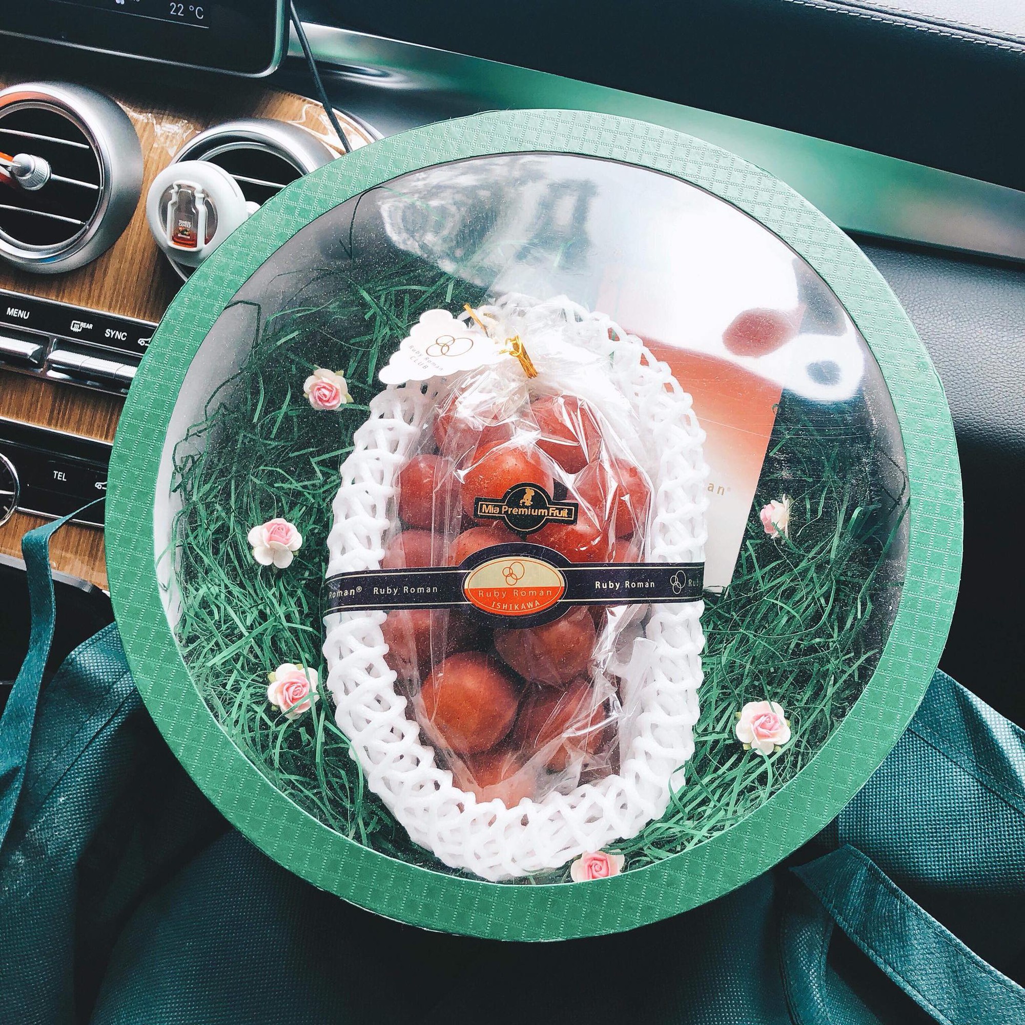 Điều gì khiến nho Nhật bán 11 triệu đồng/chùm vẫn cháy hàng sau một đêm về đến Sài Gòn?