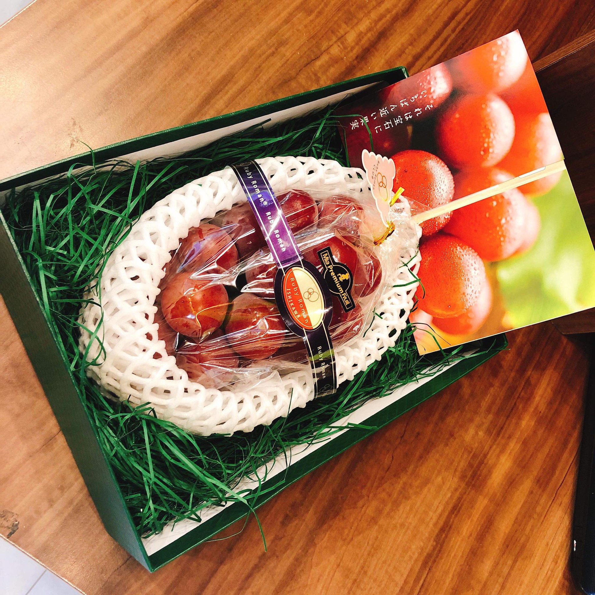 Điều gì khiến nho Nhật bán 11 triệu đồng/chùm vẫn cháy hàng sau một đêm về đến Sài Gòn?