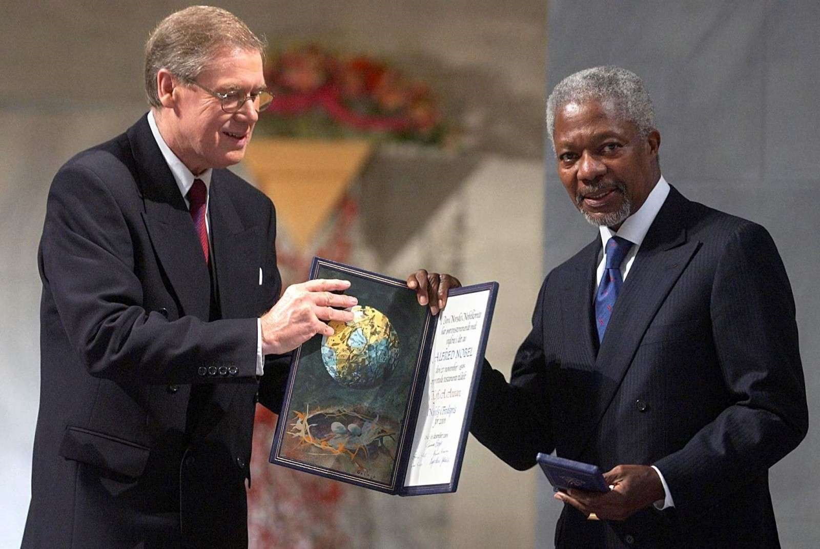 Kofi Annan - vị tổng thư ký LHQ một đời tận tâm vì hòa bình thế giới