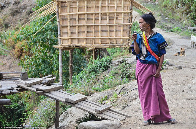 Khám phá nơi mà thước đo vẻ đẹp của phụ nữ bằng hình xăm trên mặt