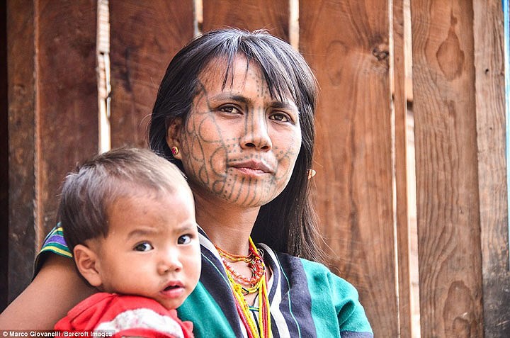 Khám phá nơi mà thước đo vẻ đẹp của phụ nữ bằng hình xăm trên mặt