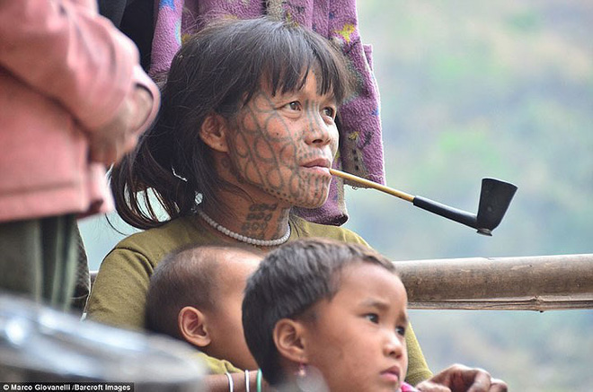 Khám phá nơi mà thước đo vẻ đẹp của phụ nữ bằng hình xăm trên mặt