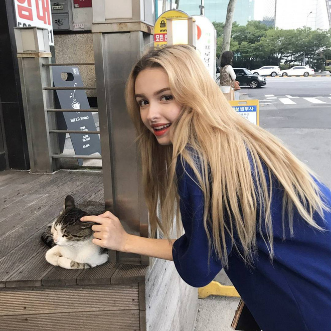 Ngất ngây với vẻ đẹp chuẩn búp bê của hot girl Uzbekistan 21 tuổi sống tại Hàn