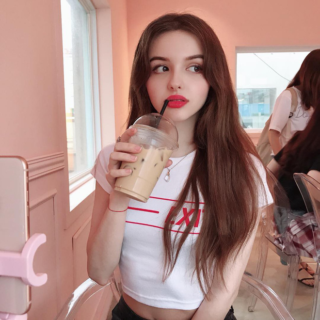 Ngất ngây với vẻ đẹp chuẩn búp bê của hot girl Uzbekistan 21 tuổi sống tại Hàn