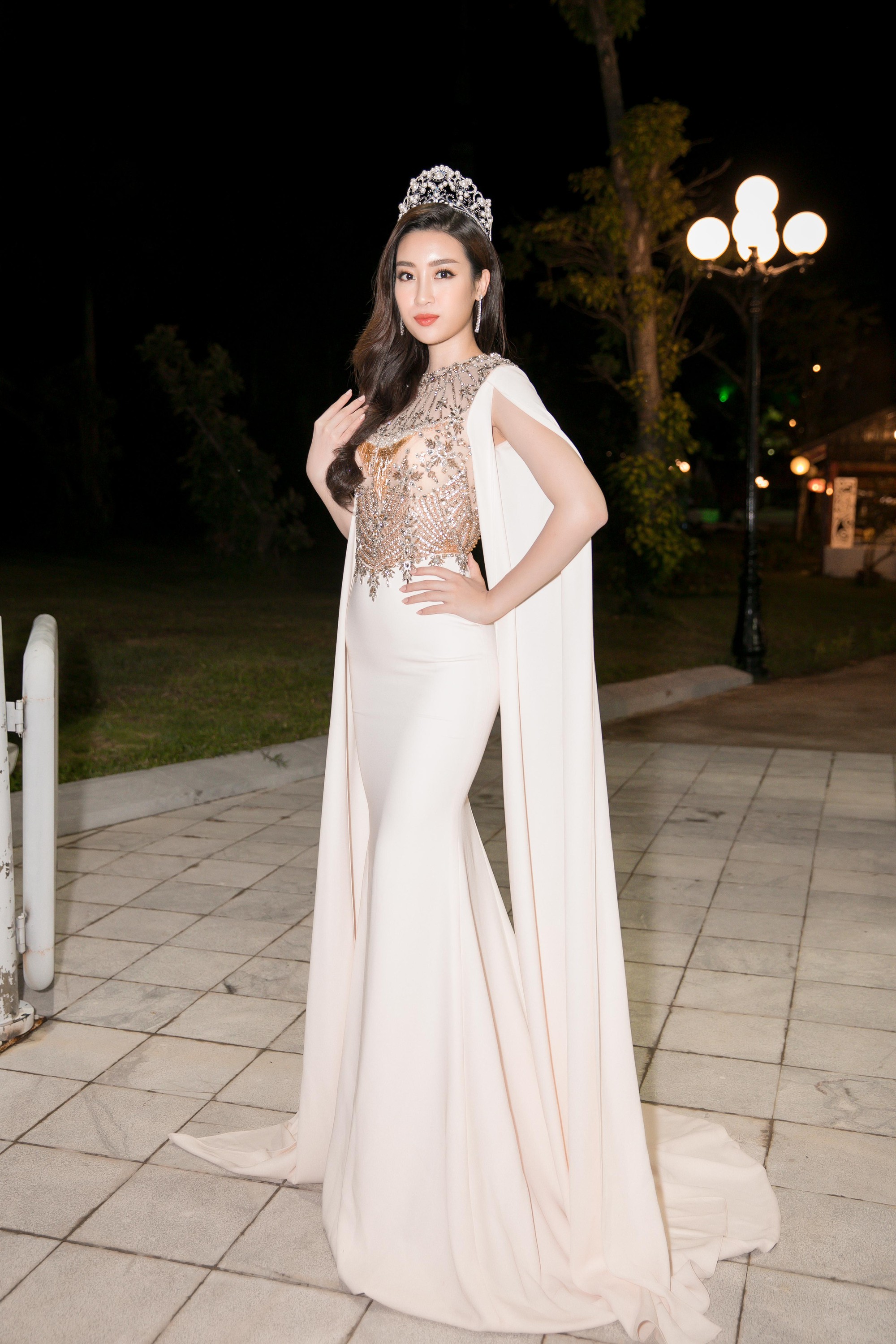 Màn đọ sắc hiếm có: Hoa hậu, Á hậu các thế hệ hội tụ trên thảm đỏ 30 năm Hoa hậu Việt Nam