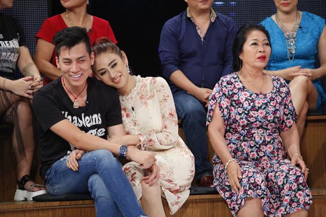 Học viện mẹ chồng: Mẹ chồng Lâm Khánh Chi sợ con dâu đến mức nghe tiếng guốc thôi cũng nhận ra người!