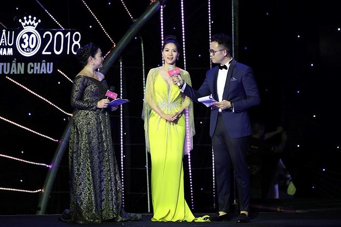 Trực tiếp Gala 30 năm Hoa hậu Việt Nam 2018: Cuộc hội tụ của các Nhan Sắc Hoàng Kim Trực tiếp Gala 30 năm Hoa hậu Việt Nam 2018: Cuộc hội tụ của các Nhan Sắc Hoàng Kim