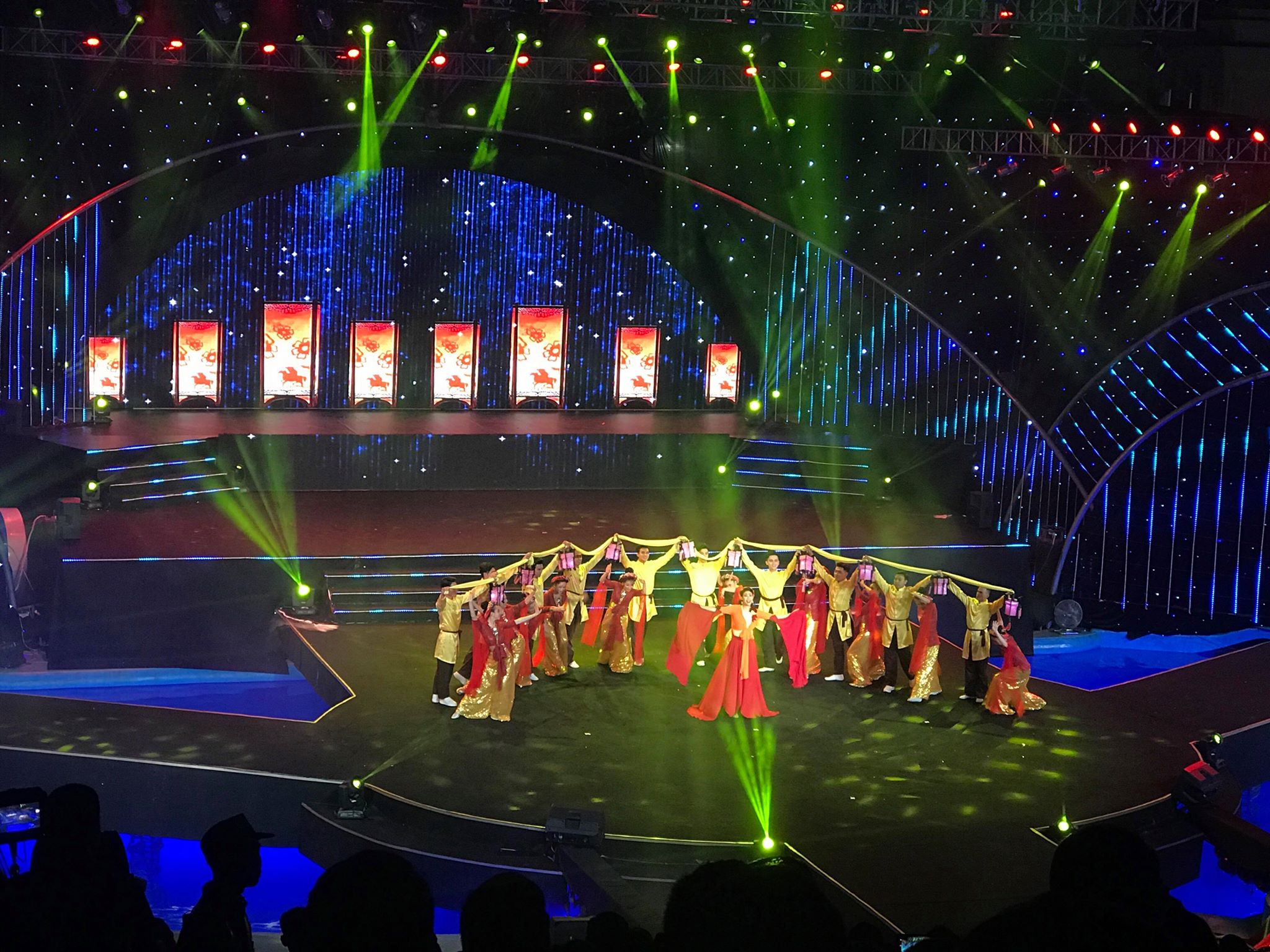 Trực tiếp Gala 30 năm Hoa hậu Việt Nam 2018: Cuộc hội tụ của các Nhan Sắc Hoàng Kim Trực tiếp Gala 30 năm Hoa hậu Việt Nam 2018: Cuộc hội tụ của các Nhan Sắc Hoàng Kim