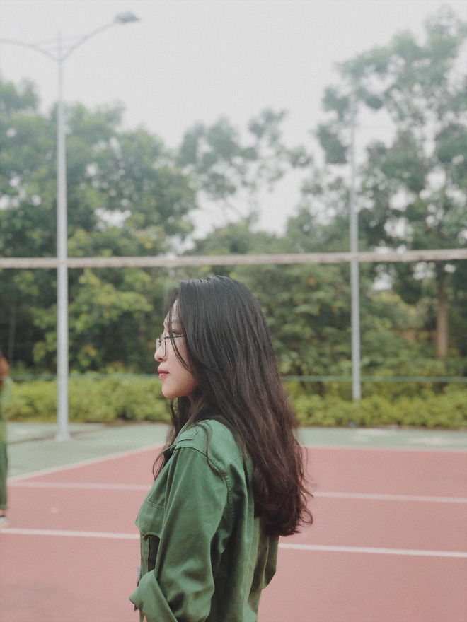 Hội hot girl quân sự: Thêm một nữ sinh nữa được hỏi xin info nhờ góc nghiêng thần thánh!