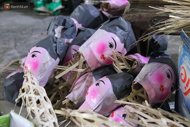 Thủ phủ vàng mã lớn nhất Hà Nội bán cô dâu, chú rể và cả osin cao cấp để đốt cho người cõi âm