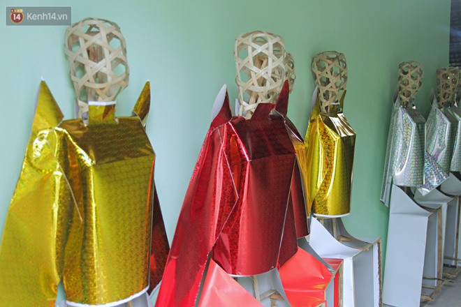 Thủ phủ vàng mã lớn nhất Hà Nội bán cô dâu, chú rể và cả osin cao cấp để đốt cho người cõi âm