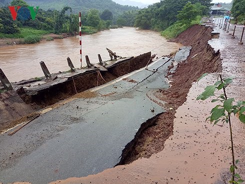 10 người chết và mất tích trong đợt mưa lũ sau bão số 4