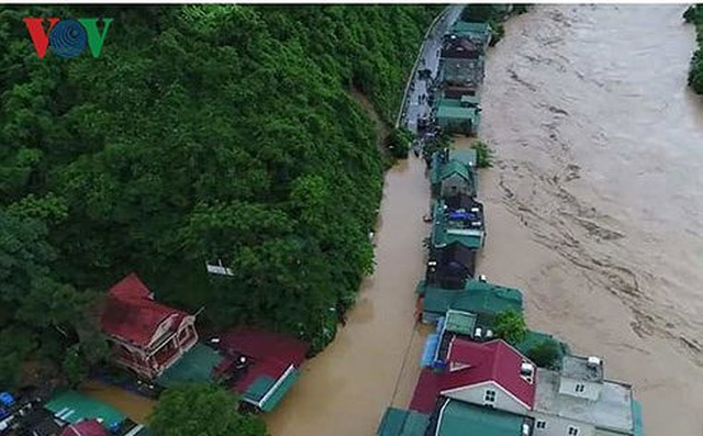 10 người chết và mất tích trong đợt mưa lũ sau bão số 4