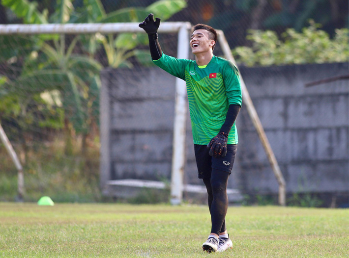 HLV Park Hang-seo đăm chiêu, nhăn nhó trong buổi tập cuối trước khi đụng độ Nhật Bản