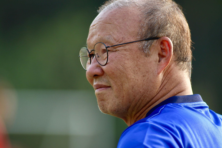 HLV Park Hang-seo đăm chiêu, nhăn nhó trong buổi tập cuối trước khi đụng độ Nhật Bản