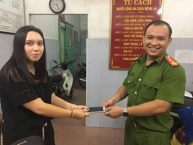 Hai nữ quái dàn cảnh trộm tài sản của nữ du khách ngoại quốc giữa trung tâm Sài Gòn