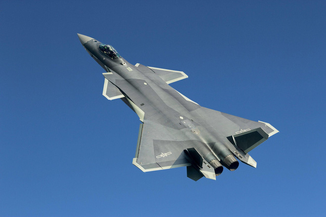 Báo Nga: Tiêm kích tàng hình J-20 TQ có thể ăn được F-22 Mỹ