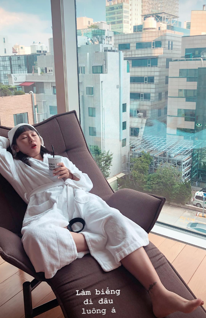 Du lịch bá đạo kiểu Trang Hý & Kiều Trinh: Chụp ảnh đẹp là xưa rồi, bây giờ phải lầy mới mốt!