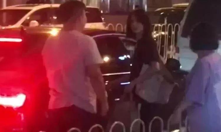 Lần đầu xuất hiện sau công khai tình cảm, Trịnh Sảng được bạn trai CEO giàu có đưa đón tận tình