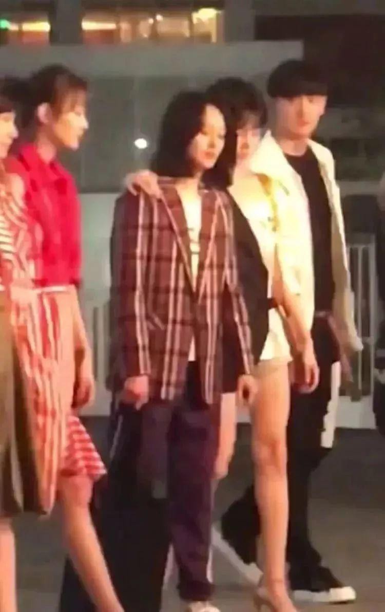 Lần đầu xuất hiện sau công khai tình cảm, Trịnh Sảng được bạn trai CEO giàu có đưa đón tận tình