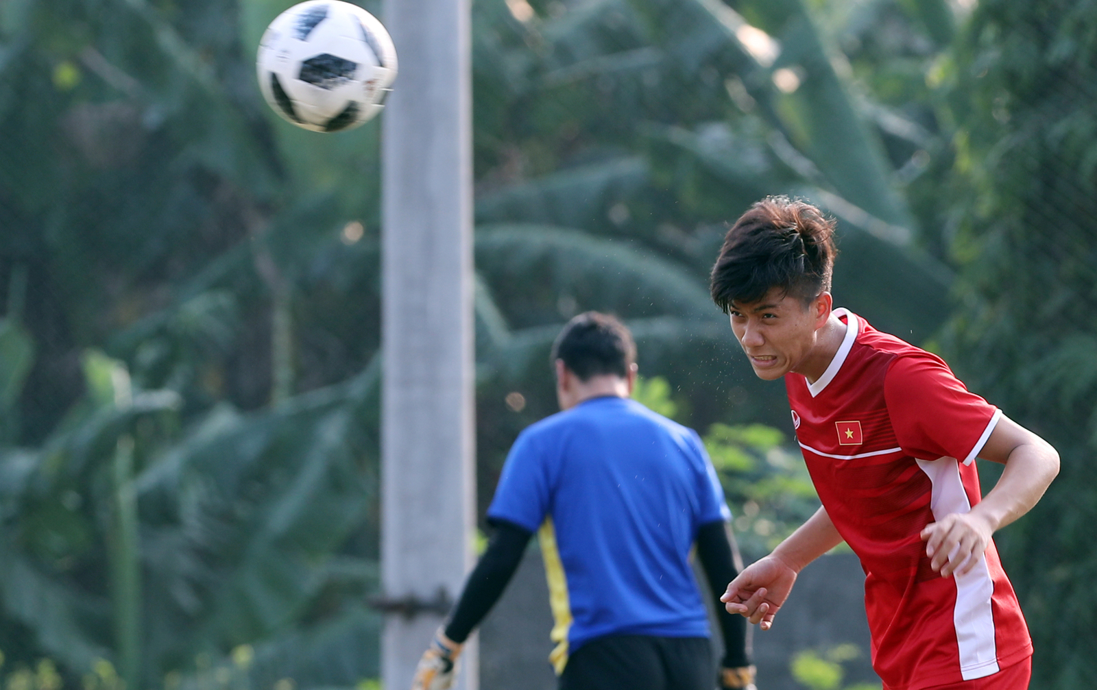 Tiến Dũng, Xuân Trường cười đùa trước trận đấu Nhật Bản