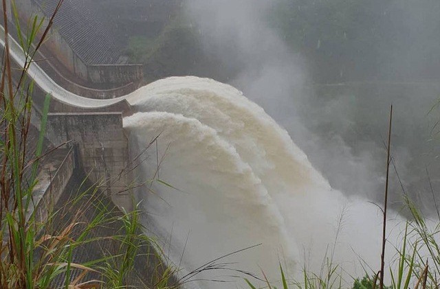 Nghệ An: Thủy điện Bản Vẽ tăng lưu lượng xả lũ gấp 3 lần