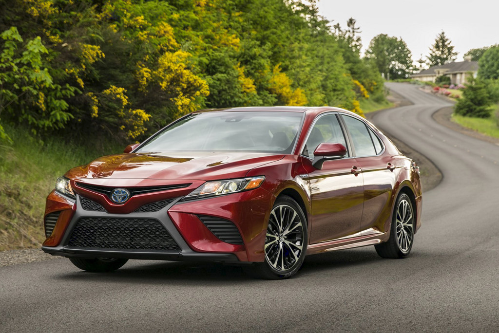 Toyota Camry 2019 có 5 phiên bản, giá từ 24.700 USD