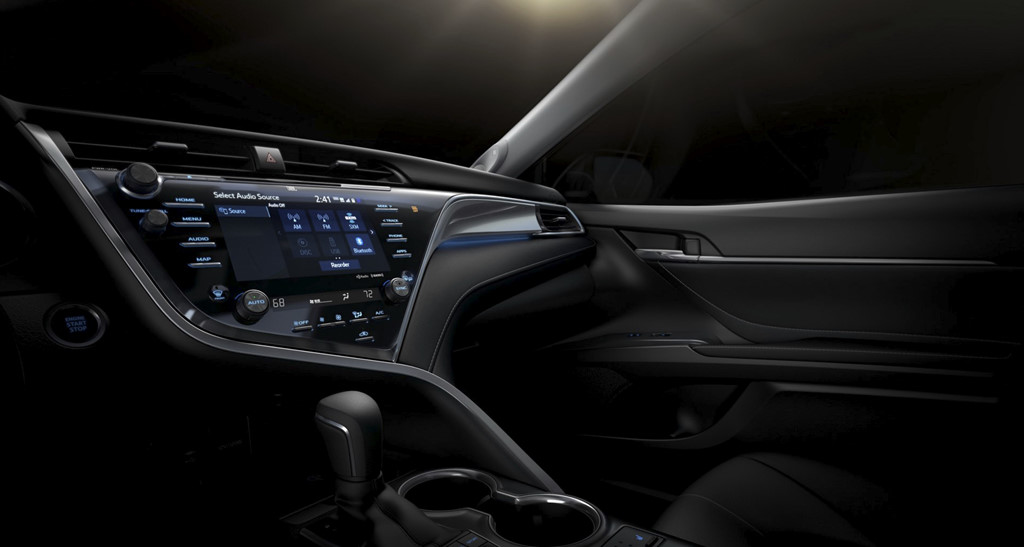 Toyota Camry 2019 có 5 phiên bản, giá từ 24.700 USD