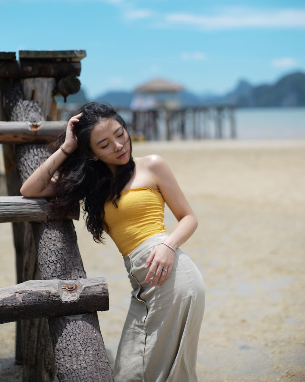 2 cháu gái ngày càng xinh đẹp, nóng bỏng của PGS Văn Như Cương