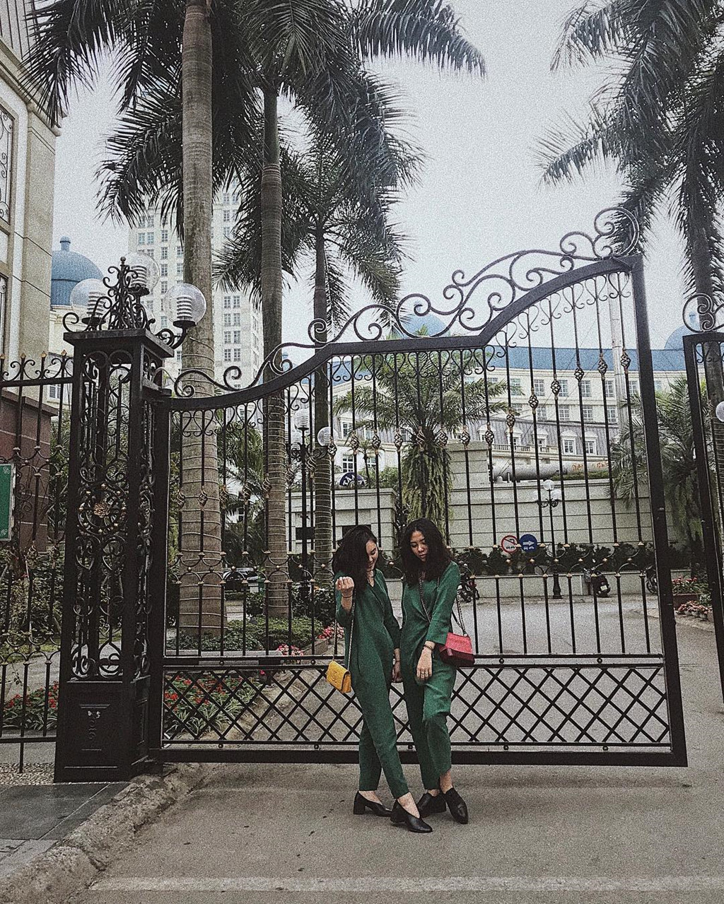 2 cháu gái ngày càng xinh đẹp, nóng bỏng của PGS Văn Như Cương