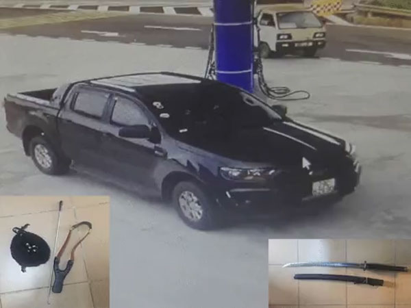 Bí ẩn về chiếc xe bán tải chuyên xuất hiện ban đêm trên các tuyến cao tốc