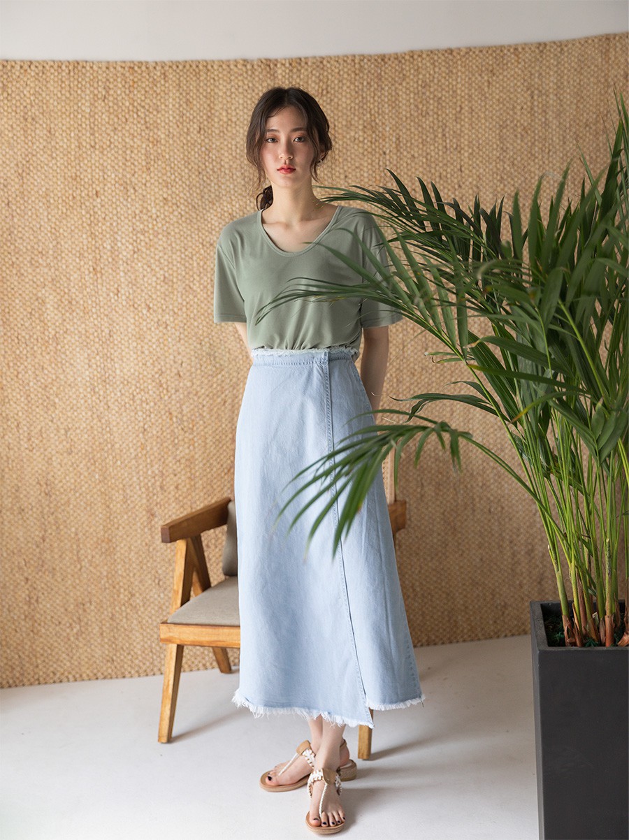 4 món đồ denim cứ mặc lên là trẻ ra vài tuổi, và quan trọng là chẳng bao giờ lo lỗi mốt