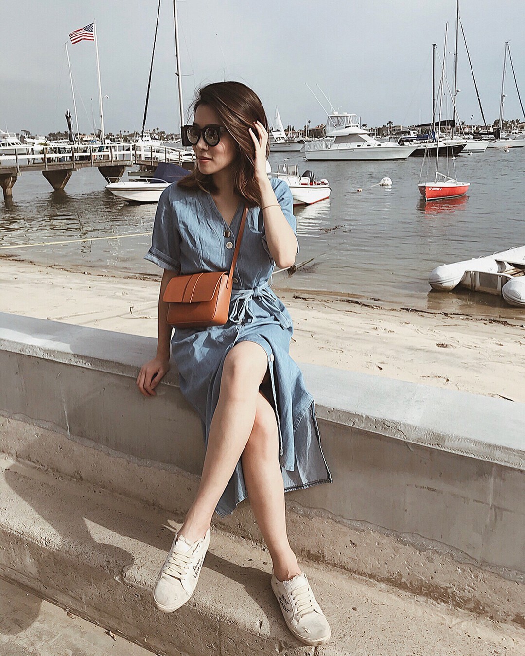 4 món đồ denim cứ mặc lên là trẻ ra vài tuổi, và quan trọng là chẳng bao giờ lo lỗi mốt