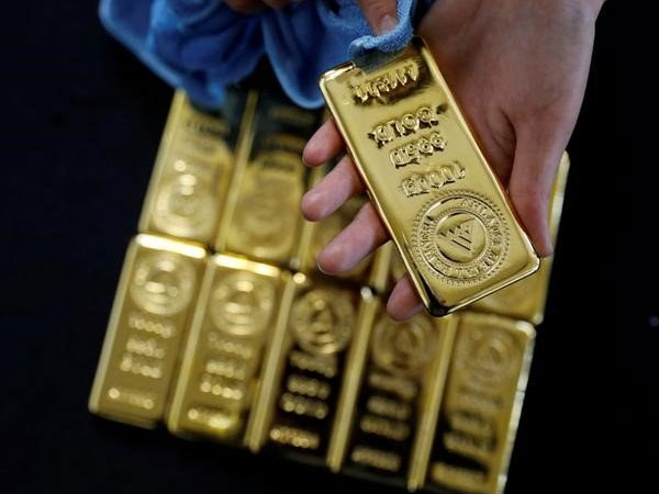 Giá vàng hôm nay 19/8: Vừa khởi sắc đã bị vùi dập