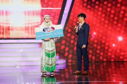 Gương mặt thân quen tập 11: Khán giả ngỡ ngàng với phiên bản Lệ Quyên giống như đúc Gương mặt thân quen tập 11: Khán giả ngỡ ngàng với phiên bản Lệ Quyên giống như đúc