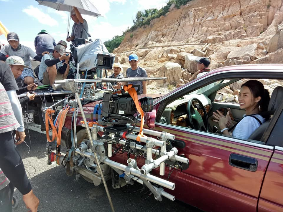 Hé lộ ảnh hậu trường Hậu Duệ Mặt Trời phiên bản Việt Hé lộ ảnh hậu trường Hậu Duệ Mặt Trời phiên bản Việt