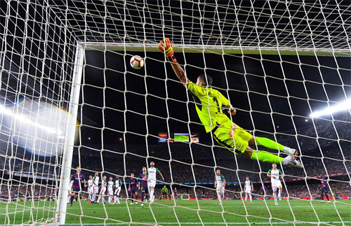 Messi lập cú đúp, Barca đại thắng ở vòng mở màn La Liga