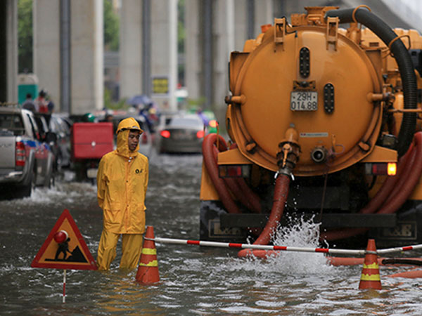 Miền Bắc đầu tuần nắng oi, giữa tuần có mưa giông