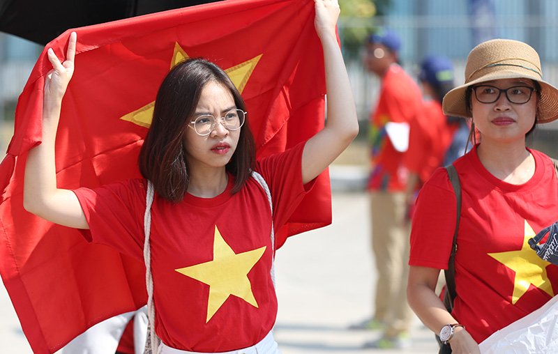 Bóng hồng Việt đổ bộ sân Wibawa Mukti tiếp lửa U23 Việt Nam