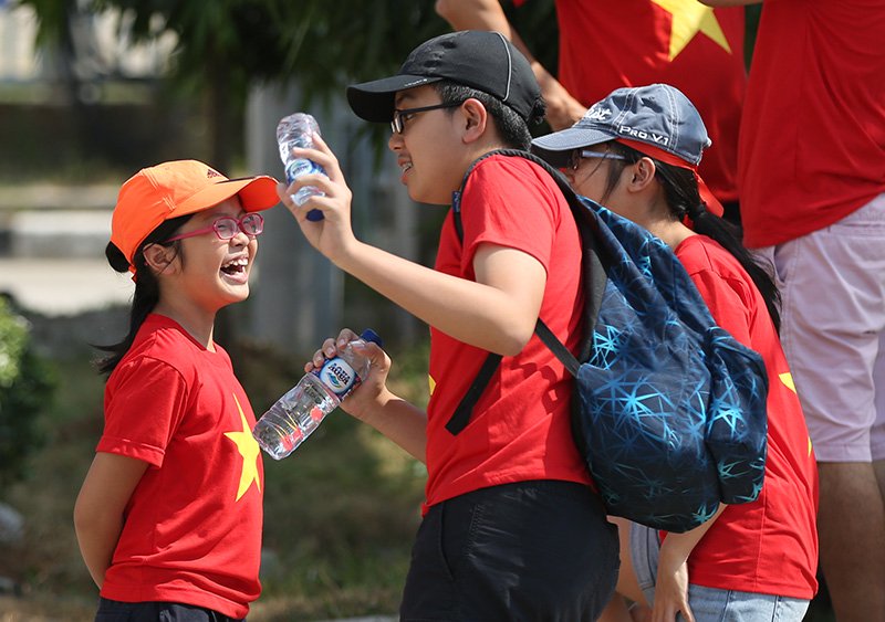 Bóng hồng Việt đổ bộ sân Wibawa Mukti tiếp lửa U23 Việt Nam