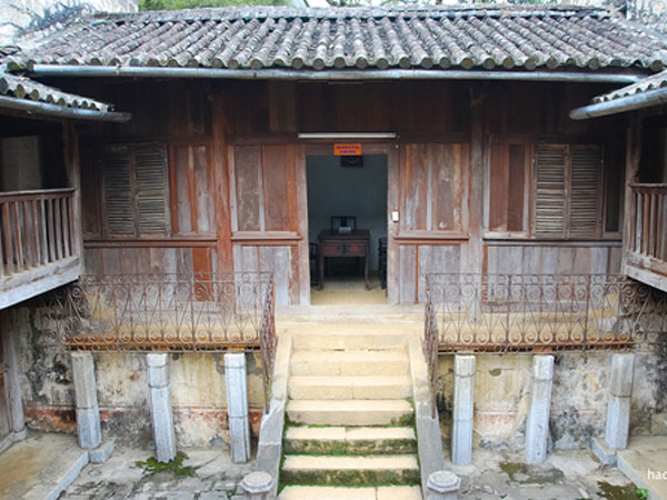 Cháu nội vua Mèo kêu cứu vì bị tước quyền sử dụng tòa dinh thự