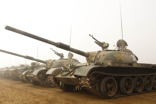 Kinh ngạc trước sức mạnh đạn xuyên thép bắn đi từ xe tăng Type 59 cổ điển của Trung Quốc