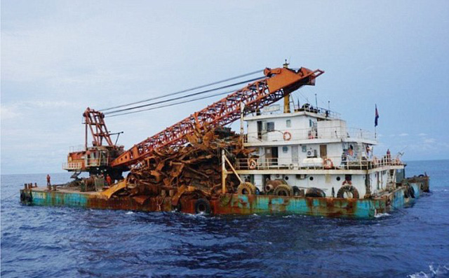 Cướp biển Trung Quốc quấy phá nơi yên nghỉ của hơn 1.000 thủy thủ Anh